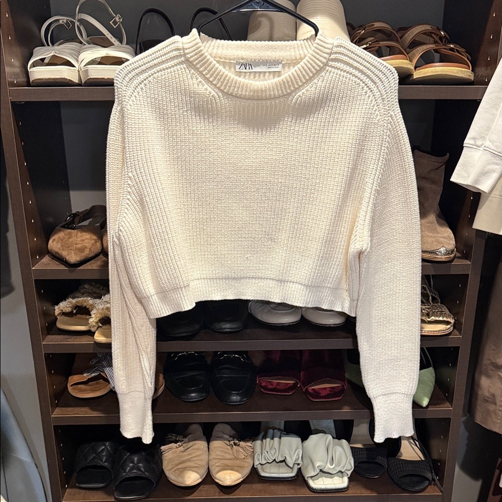 Zara Women's Off-White Cropped Sweater